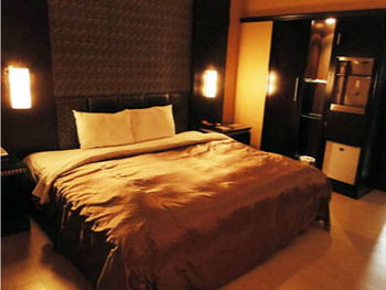 Beverly Garden Motel Chiayi Extérieur photo